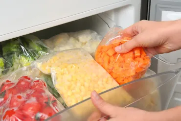トマト一個321円…野菜の高騰に負けない! おいしさ保つ冷凍術10