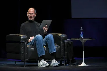 ニューバランス（New Balance）992ってどんなスニーカー？歴史、選び方、2025年復刻情報も！スティーブ・ジョブズも愛したニューバランス992の魅力と、最新情報