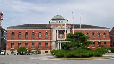 旧呉鎮守府庁舎とは？歴史的建造物の魅力と見学方法を徹底解説！呉の歴史を今に伝える赤レンガ建築