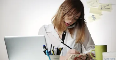 忙しいって何?」と一度でも思った全ての人に『忙しさ幻想』を読んでほしい理由