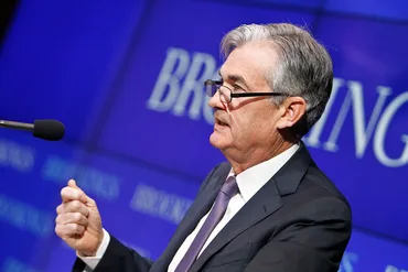トランプ大統領が初めてホワイトハウスに復帰、パウエル議長はFRBの金利政策を批判