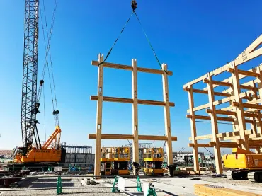 大阪・関西万博会場 シンボル「大屋根リング」の木架構が完成! 国産材と最新技術で実現