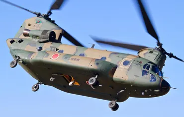CH-47チヌークとは？陸上自衛隊と航空自衛隊で活躍する大型輸送ヘリの歴史と未来？陸自・空自の空輸を支える！CH-47チヌークの進化と最新モデル