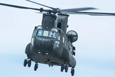 自衛隊CH