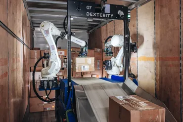業界初「AI搭載の荷積みロボット」を実証実験する4社共同プロジェクトを発足