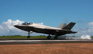 米軍岩国基地でＦＣＬＰ実施きょう要請/防衛省、硫黄島噴火確認で 
