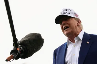 トランプ氏、ＦＲＢに2.5％の利下げ要求 「数千億ドルの損害」 