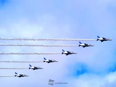 青森でブルーインパルス！ 注目の空の写真 ウェザーニュース