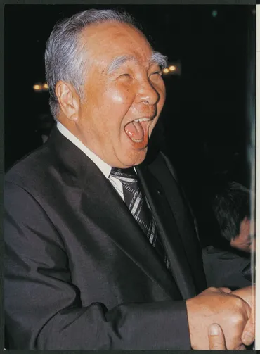 鈴木修氏の波乱万丈な経営手腕を紐解く！スズキと軽自動車、経営改革、そして「ケチ」精神とは？スズキの軽自動車、ジムニーと経営改革、そして「ケチ」精神