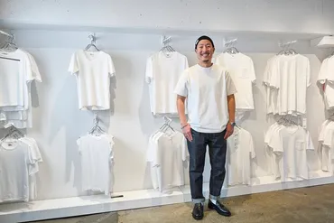 白Tシャツ専門店『FFFFFFT（シロティ）』の魅力とは？～白Tシャツ、夏目拓也、個性を引き出す～？FFFFFFT（シロティ）の白Tシャツ、ジャケットスタイル、オリジナル商品