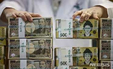 韓日通貨スワップ再開、100億ドル規模・期間3年