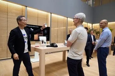 iPhone17カメラを支える｢日本企業4社｣の正体､各社のトップが横浜の技術拠点に集まって来日中のアップルCEOに技術プレゼンテーションを実施 