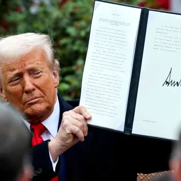 トランプ関税ショック2025？市場を揺るがす高関税政策の影響と日本経済への波紋とは？2025年、トランプ氏再選後の高関税政策と市場への影響