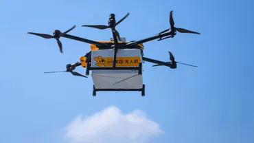 MIT Tech Review: アイスティが空から届く—— ドローン配達が日常になった 深センのフードデリバリー