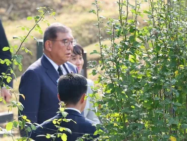 石破首相 釜山で韓国人留学生の墓参り=新大久保駅事故で犠牲