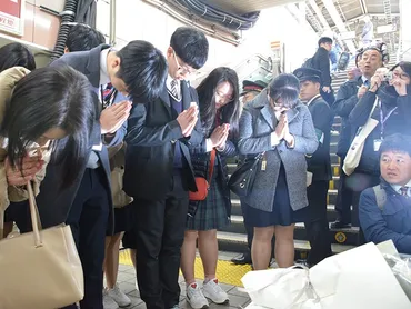 新大久保駅事故から18年 寒風が吹く日韓、それでも架け橋は育っていく：朝日新聞GLOBE＋