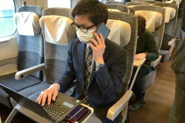 新幹線オフィス車両が「TRAIN DESK」にリニューアル、東北・北海道、上越、北陸新幹線で使えるワーク＆スタディ優先車両 