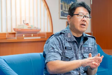氷を砕き、南極へ —— 砕氷艦「しらせ」元艦長が語る航海の記憶 