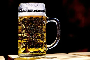 ビールの国」ドイツ、ビール消費量の統計作成以来過去最低 