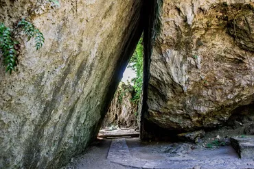 斎場御嶽は聖域？それとも心霊スポット？世界遺産に登録された沖縄の聖地とは!!?