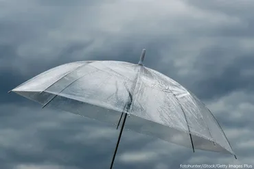 台風7号、いまは「普通の雨」でも警戒して 過去には出勤・帰宅中に命を落とす事例も… – Sirabee