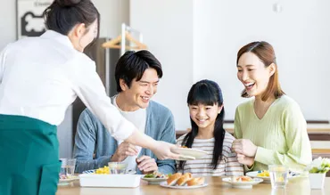 高齢者の日常のちょっとした困りごとに。雑談会話サービスと家事代行サービスで個人から法人まで支援