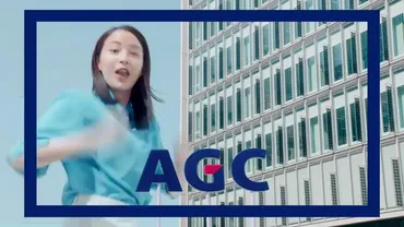 広瀬すず が出演する AGC のCM 「素材でがんばるＡＧＣ／太陽光発電」篇 